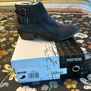 New Women’s Suede Bootie size 8.5